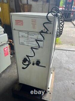 25 HP Palatek Rotary Screw Air Compressor, Model 25D, With Dryer and Storage Tan